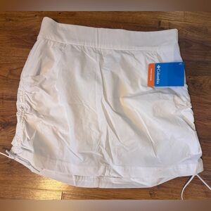 NWT, Columbia White Athletic Pull-On Skort, Size Medium